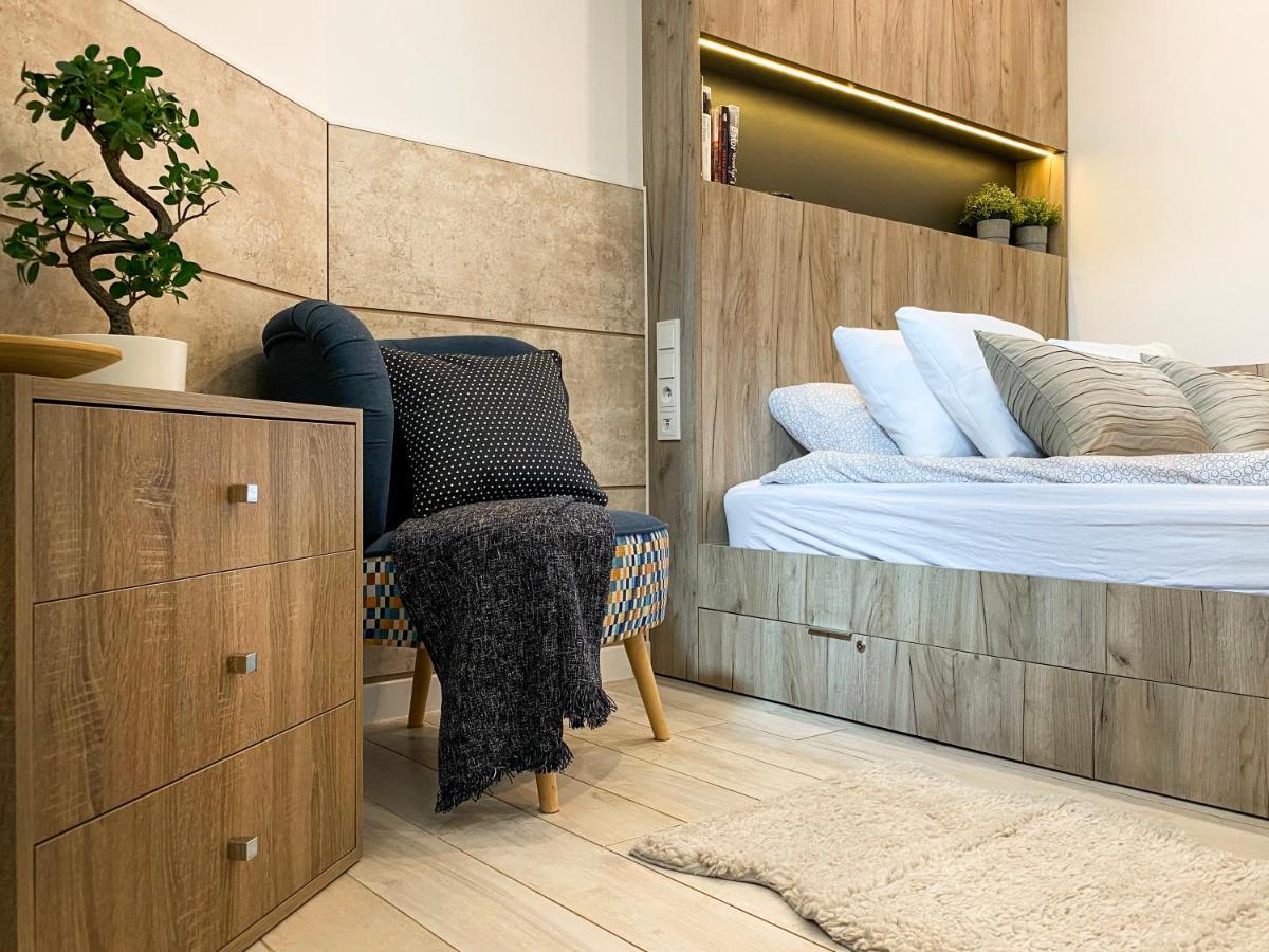 Beautiful Studio For Couples With Air Conditioning - Old Town & Main Station Krakau Buitenkant foto