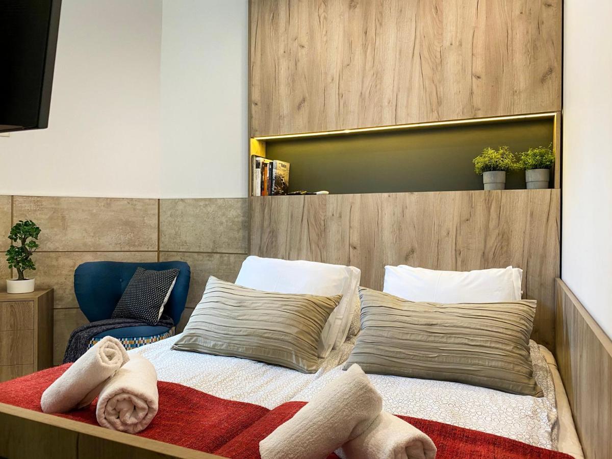 Beautiful Studio For Couples With Air Conditioning - Old Town & Main Station Krakau Buitenkant foto