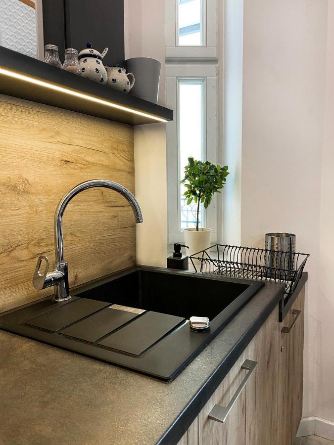 Beautiful Studio For Couples With Air Conditioning - Old Town & Main Station Krakau Buitenkant foto