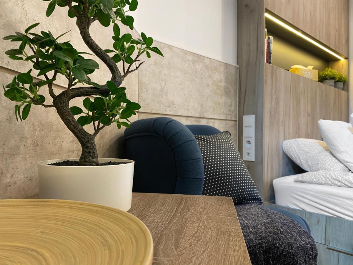 Beautiful Studio For Couples With Air Conditioning - Old Town & Main Station Krakau Buitenkant foto