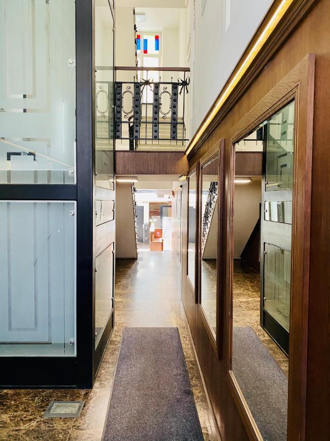 Beautiful Studio For Couples With Air Conditioning - Old Town & Main Station Krakau Buitenkant foto